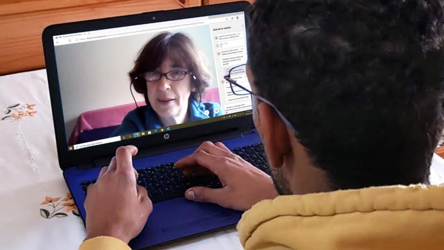 Un participante nos encontros virtuais na Zona USC. Foto: Santi Alvite Un participante nos encontros virtuais na Zona USC. Foto: Santi Alvite