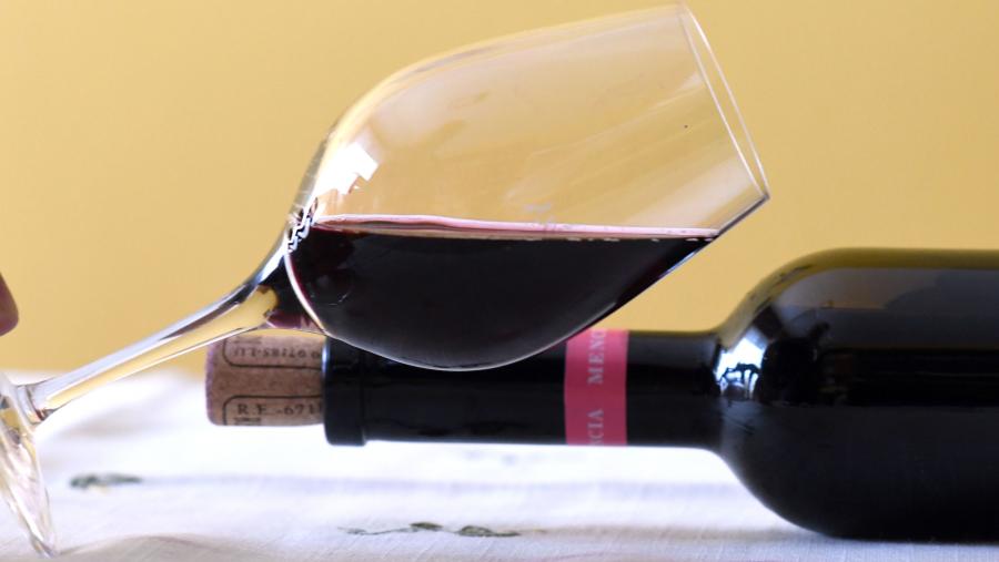 A evolución dos polifenois e dos aromas dos viños das tres colleitas, de 2017 a 2019, estudouse nos laboratorios do grupo LIDSA na Facultade de Química. FOTO: Santi Alvite