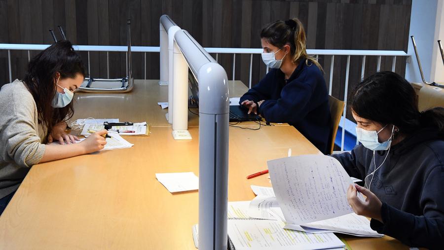 Os XVI Premios á calidade lingüística abranguen todas as titulacións da USC. FOTO: Santi Alvite