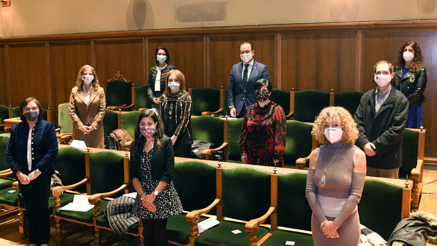Foto de familia das persoas premiadas. FOTO: Santi Alvite