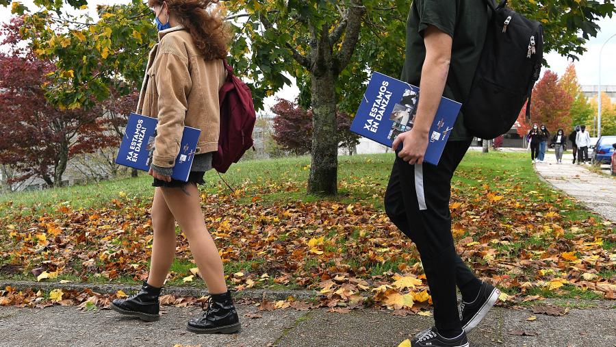 Os bonos poderán ser utilizados nas cafeterías e comedores universitarios indicados na convocatoria. FOTO: Santi Alvite