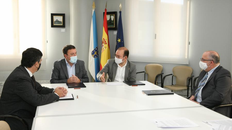 Sinatura de convenio entre a USC, a Deputación e o Colexio de Avogados. Foto: Deputación
