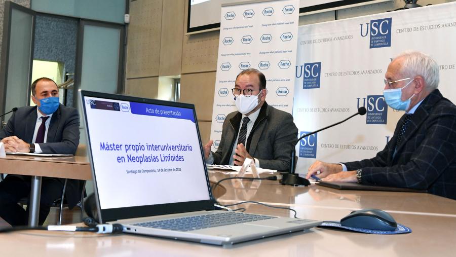 De esquerda a dereita, Julio García Comesaña, Antonio López e José Luis Bello López, na presentación do mestrado. FOTO: Santi Alvite 
