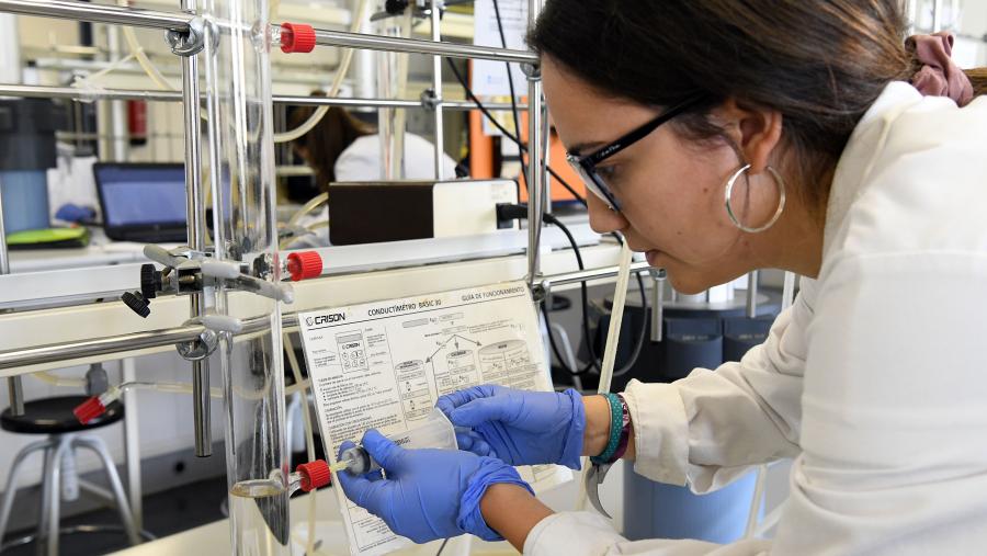 BioIncubatech é a primeira bioincubadora de Galicia e a única en España especializada en proxectos biotecnolóxicos aplicados á saúde e ao sector agroalimentario. Laboratorio da ETSE (imaxe de arquivo). FOTO: Santi Alvite