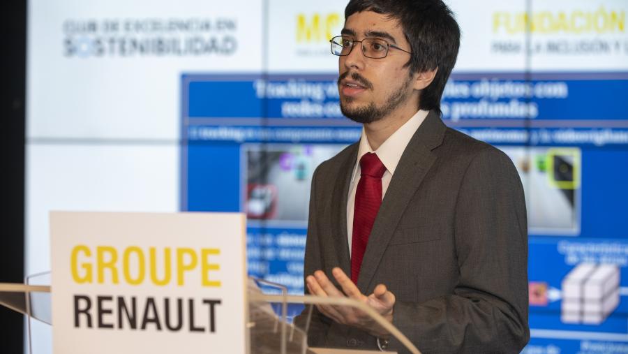 Lorenzo Vázquez atópase desenvolvendo a súa tese doutoral no CiTIUS. FOTO: Ernesto Ainaud