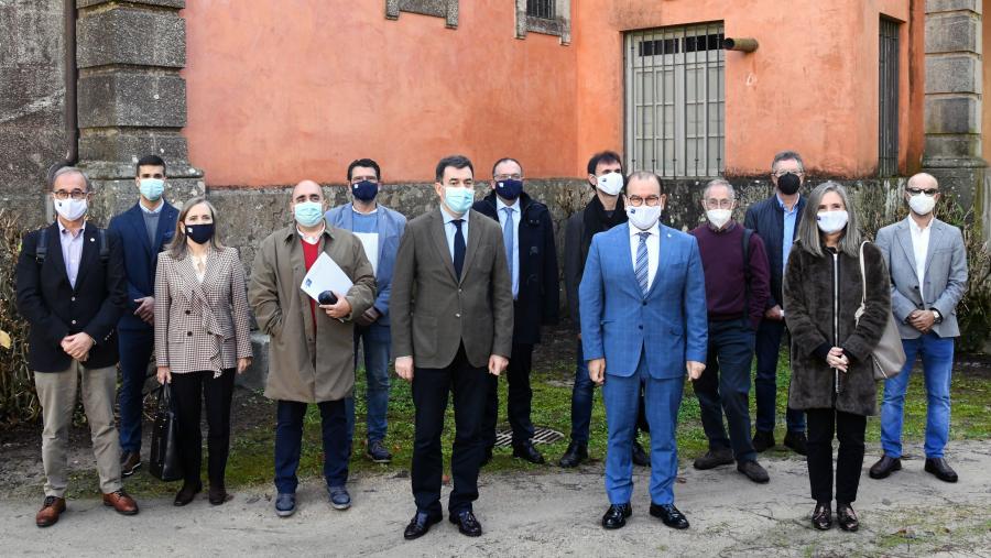 O acto estivo presidido polo reitor Antonio López quen aproveitou a súa intervención para subliñar que Sumo Valor constitúe un “vínculo activo coa USC e un instrumento que reforza a nosa conexión coa sociedade”. FOTO: Santi Alvite