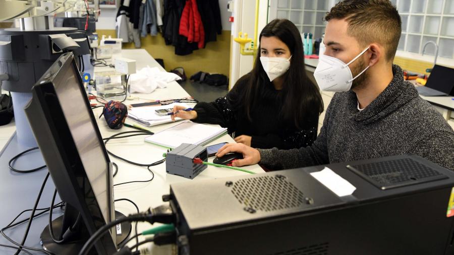 Os artigos de  ‘The  Conversation’ teñen entre 800 e 1000 palabras e están escritos en linguaxe divulgativa. FOTO: Santi Alvite