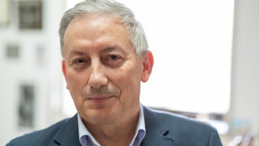 Caride é autor de máis de 400 publicacións en libros, monografías e revistas especializadas, alén de coordinar o grupo de investigación da USC en Pedagoxía Social e Educación Ambiental