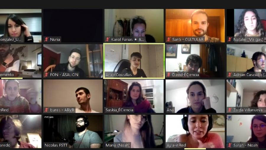 Participantes nunha das sesións en liña do programa Explorer 'Mozos con Ideas'