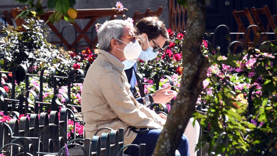 No encontro leuse un manifesto a prol de que os poderes públicos favorezan un sistema económico no que a persoa se sitúe no centro. Foto: Santi Alvite