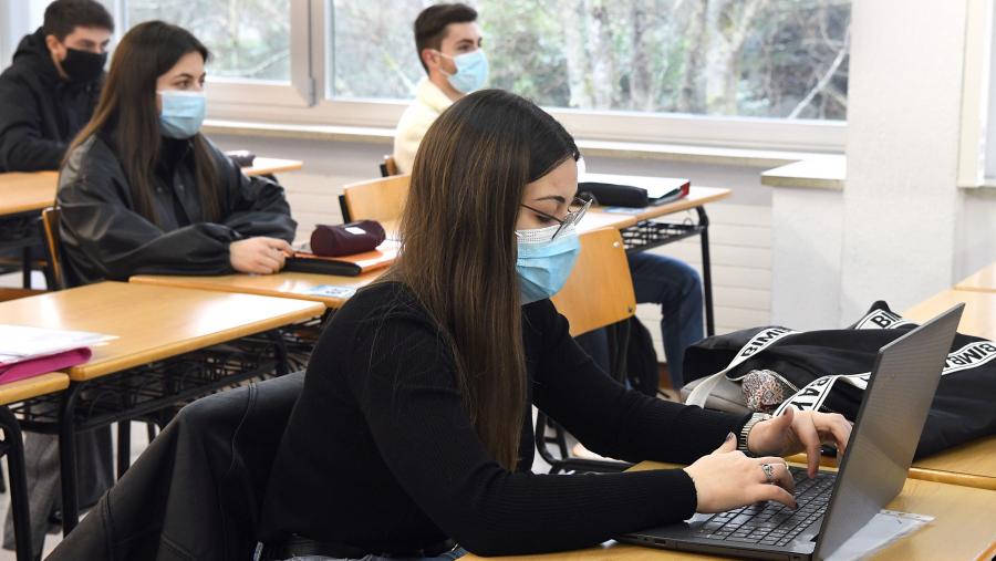 O prazo para concorrer ao certame centrado nos TFG permanecerá aberto ata o vindeiro 15 de outubro. FOTO: Santi Alvite