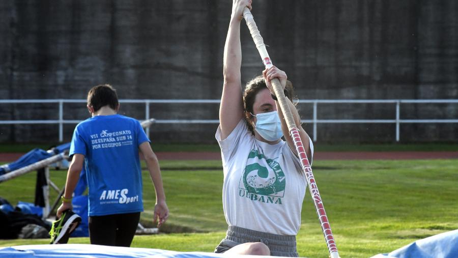 O persoal do Servizo de Deportes mostrouse “moi satisfeito por este recoñecemento”. FOTO: Santi Alvite O persoal do Servizo de Deportes mostrouse “moi satisfeito por este recoñecemento”. FOTO: Santi Alvite