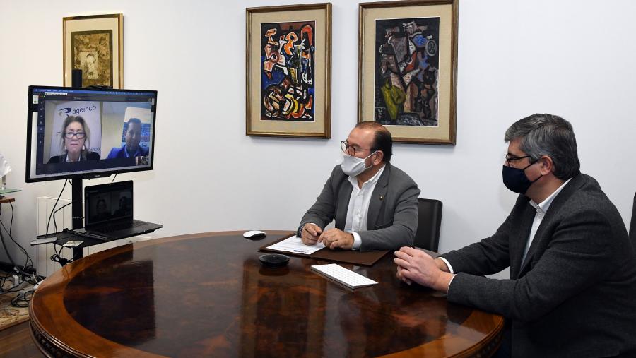 O texto contribuirá ao perfeccionamento das ensinanzas deste ámbito adaptándoas ás necesidades do tecido empresarial. FOTO: Santi Alvite