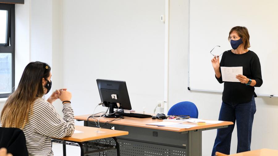 Esta iniciativa piloto nace coa intención de permitir a práctica da comunicación oral “nun ambiente plural, amable e divertido”, explican dende o CLM. FOTO: Santi Alvite Esta iniciativa piloto nace coa intención de permitir a práctica da comunicación oral “nun ambiente plural, amable e divertido”, explican dende o CLM. FOTO: Santi Alvite