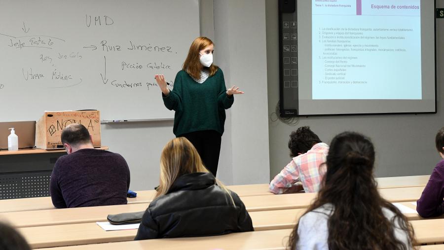 O rendemento investigador e a empregabilidade son os dous aspectos mellor valorados da USC. FOTO: Santi Alvite