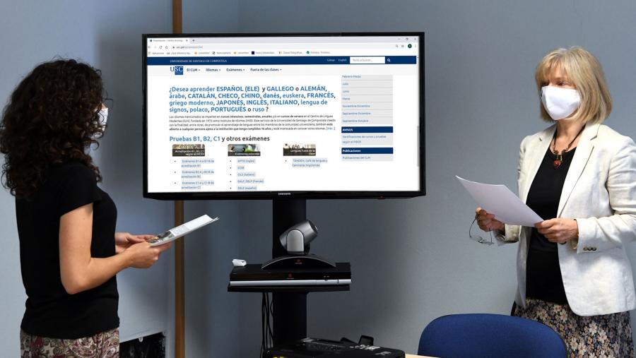 Para preparar a parte oral destas probas o CLM mantén aberta a matrícula nas súas sesións de conversa. FOTO: Santi Alvite