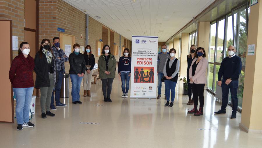 Alumnos, docentese promotores da segunda edición do proxecto Edison, na Facultade de ADE Alumnos, docentese promotores da segunda edición do proxecto Edison, na Facultade de ADE