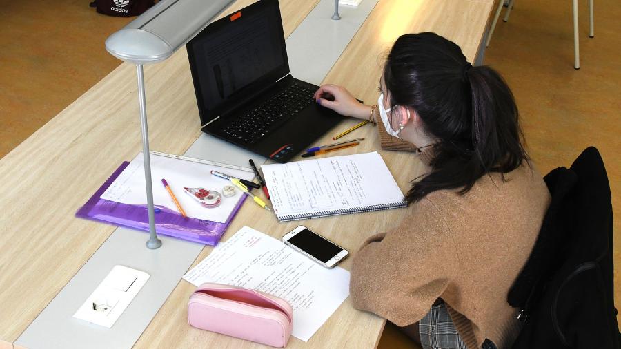 As convocatorias para TFG e TFM están abertas ata o mes de outubro. FOTO: Santi Alvite