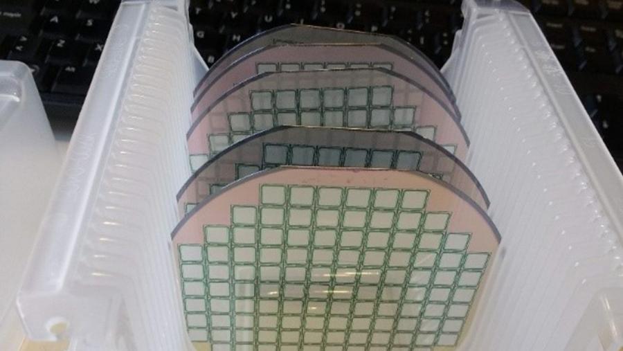 O dispositivo proporciona a capacidade de integrarse nunha rede de detección distribuída dentro dos edificios