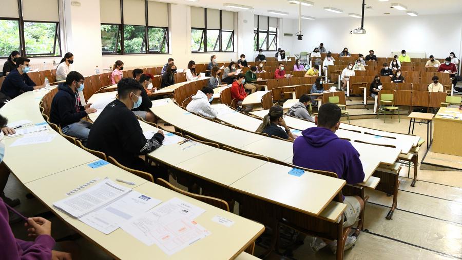 A reunión tamén abordou as titulacións a implantar no SUG. FOTO: Santi Alvite