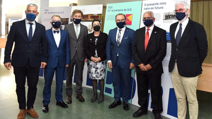 De esquerda a dereita, Valentín García, Manuel González, Xosé Luís Regueira, Rosario Álvarez, Antonio López, Francisco Fernández e Elías J. Feijó 