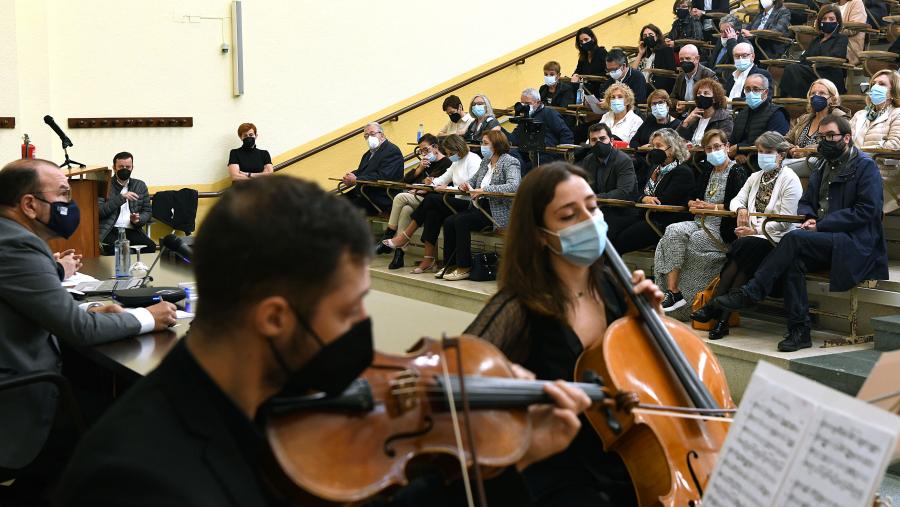Memorial na Facultade de Ciencias Económicas e Empresariais. Foto: Santi Alvite