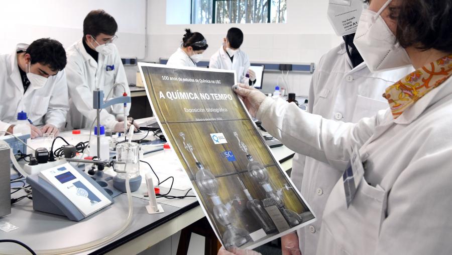 Logo de que en 1922 botase a andar a Facultade de Ciencias da USC cunha única sección, a de Química, creouse tamén o primeiro Plan de Estudos neste ámbito. FOTO: Santi Alvite