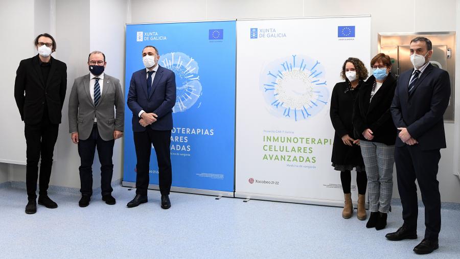 Antonio López visitou o inicio das obras xunto ao conselleiro de Sanidade. FOTO: Santi Alvite 