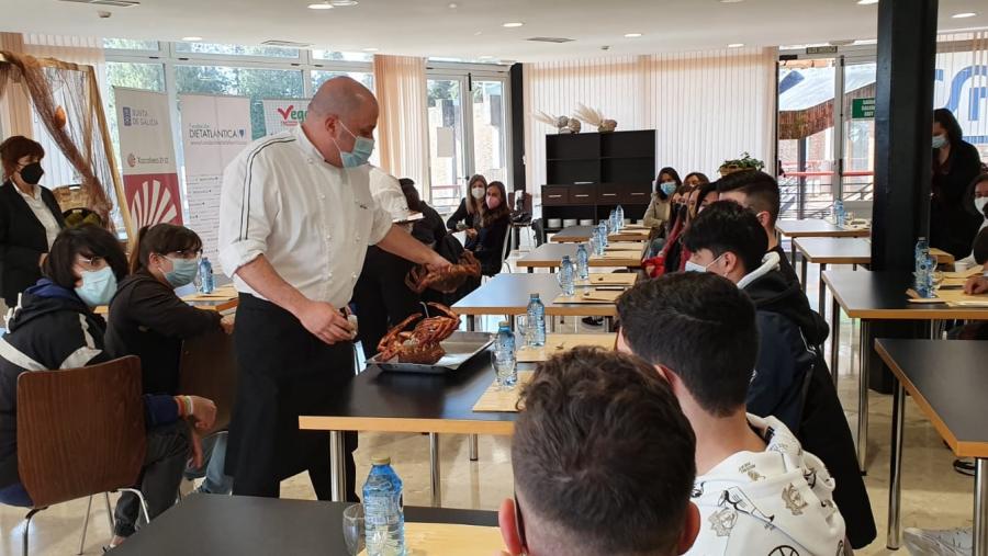 A primeira das visitas correspondeu aos 40 alumnos de 1º de bacharelato do IES Rosalía Mera de A Coruña