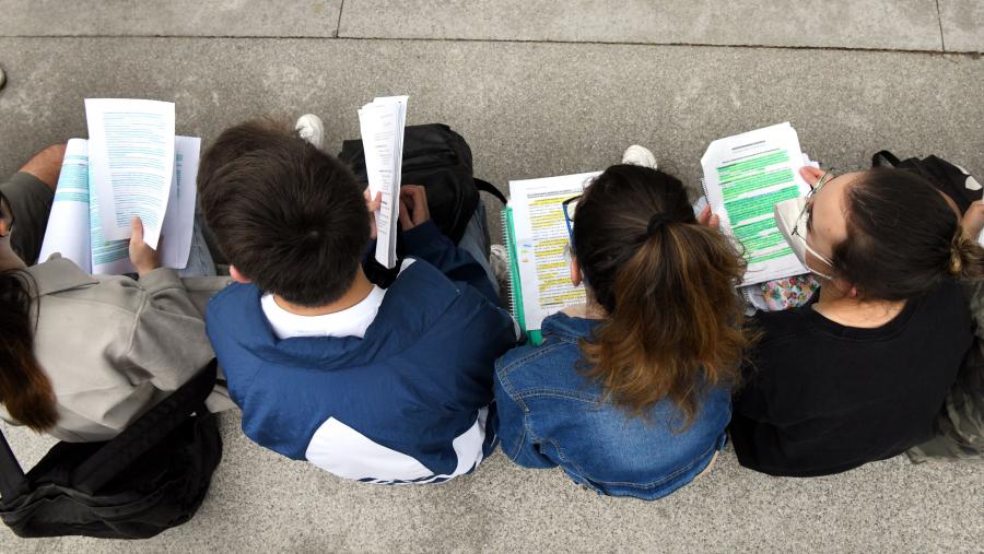 A xornada de Ribeira coincide no tempo co inicio da terceira edición dos Encontros Virtuais na Zona USC. FOTO: Santi Alvite