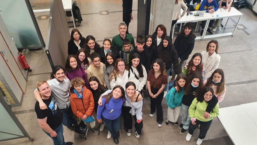 O  alumnado do CPI O Cruce e as súas profesoras estiveron durante esta semana interactuando con alumnado belga, realizando diferentes actividades e visitas