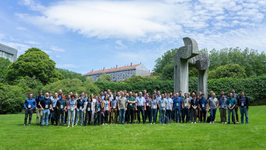 Foto de familia nos participantes no foro. FOTO: Elena Mora