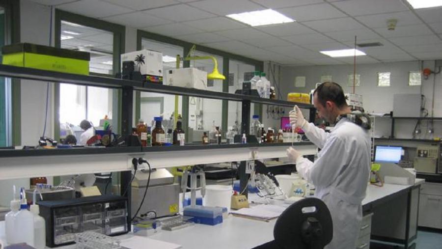 O convenio establece tamén o compromiso de  estimular e dar apoio á colaboración e coordinación entre o Instituto de Ciencias Forenses Luís Concheiro e o Instituto de Medicina Legal de Galicia en materia de investigación e a promover este eido en todos os programas de I+D+i