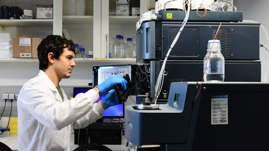 Imaxe de arquivo dun laboratorio da USC. FOTO: Santi Alvite