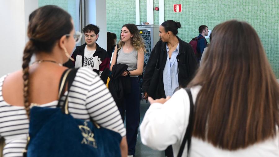 Na selección do alumnado valoraranse os méritos académicos, tendo prioridade no proceso de selección as prácticas curriculares sobre as extracurriculares. FOTO: Santi Alvite