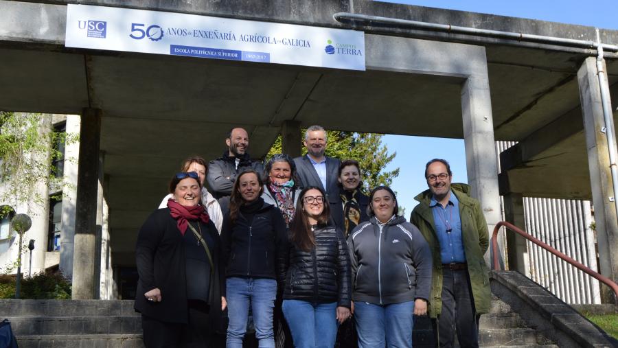 Produtores e de lúpulo e investigadores italianos con investigadores da USC, na EPS de Enxeñaría Produtores e de lúpulo e investigadores italianos con investigadores da USC, na EPS de Enxeñaría
