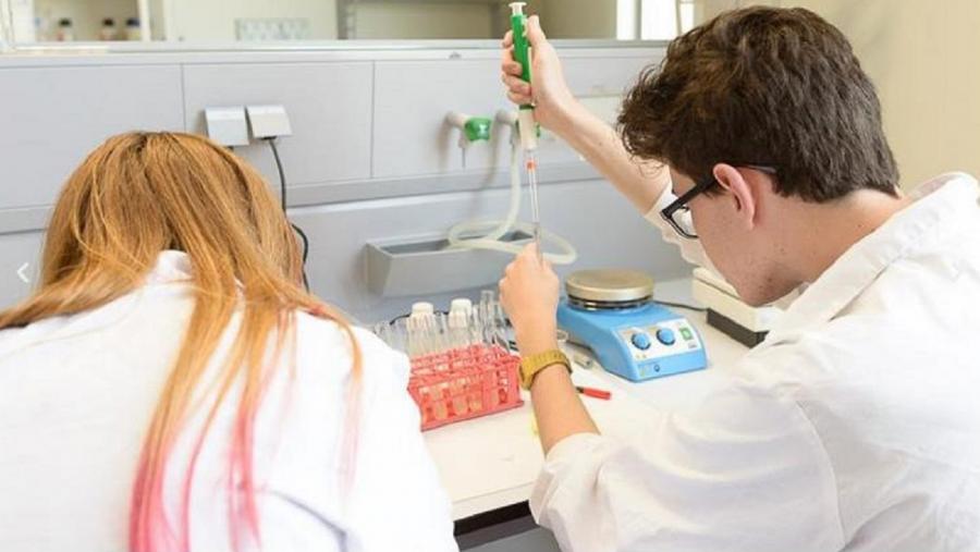 Participantes nunha edición pasada do Campus de Verán XuvenCiencia
