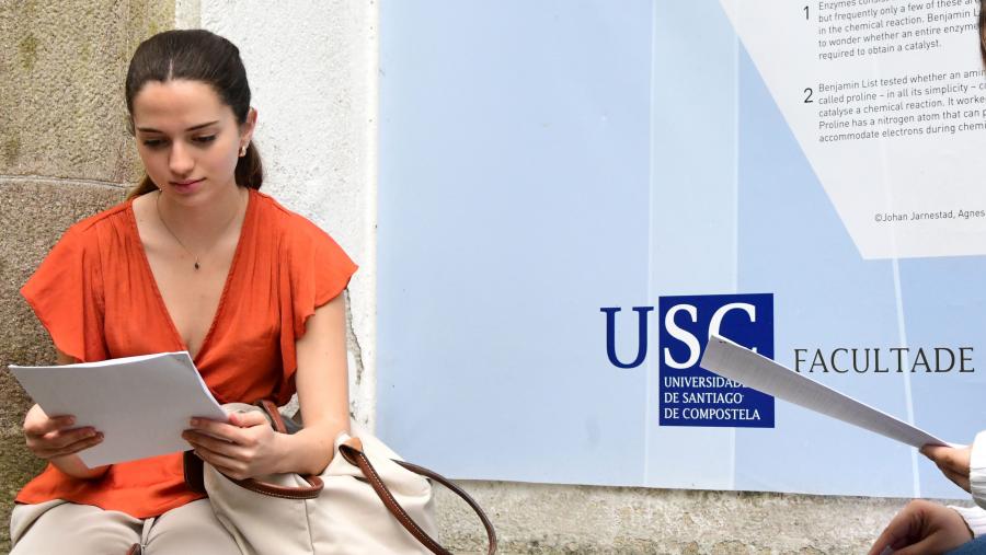 Os Encontros Virtuais chegan á súa cuarta edición. Imaxe de arquivo de alumnado preuniversitario durante as pasadas ABAU. FOTO: Santi Alvite