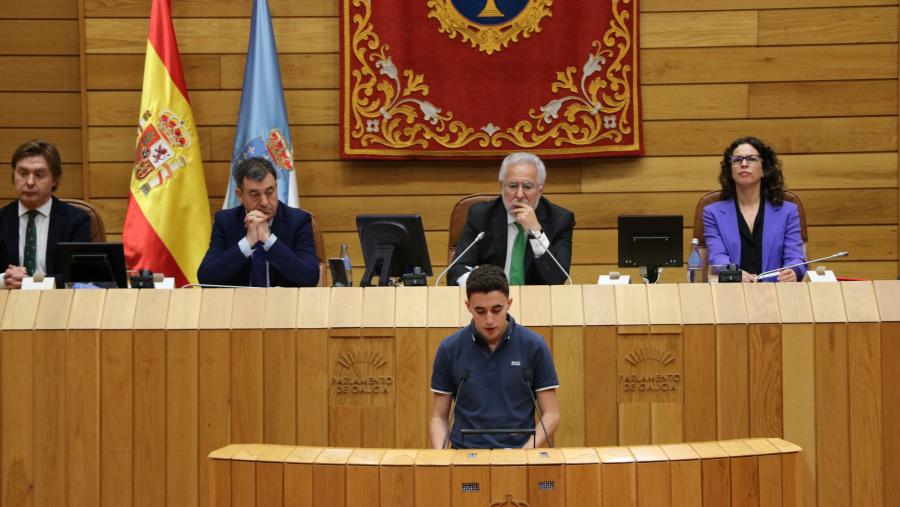 No acto do Parlamento, interveu Luis Carreira en representación do alumnado da Facultade de Ciencias da Educación
