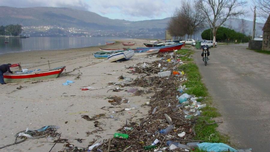 O estudo identificou zonas emisoras de lixo mariño