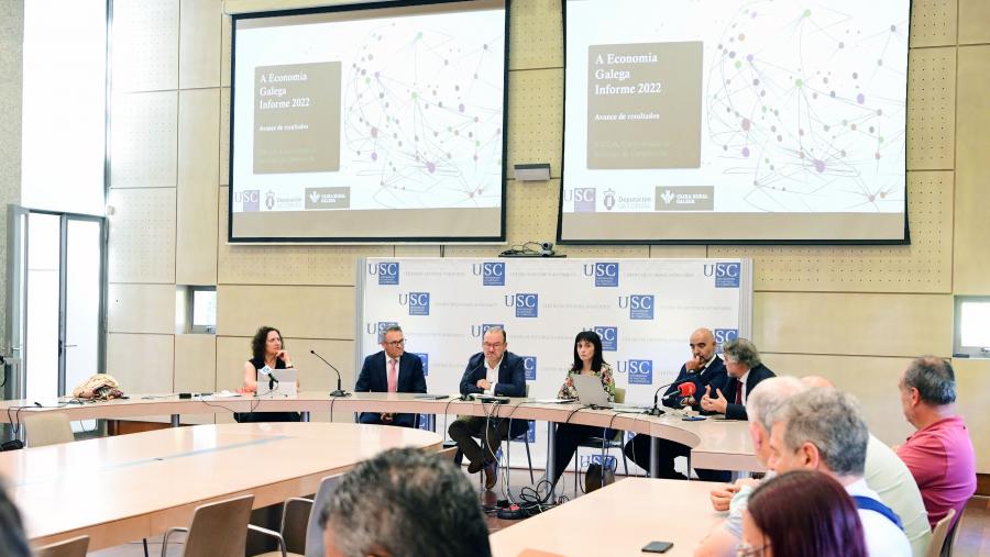 O informe foi presentado nun acto que se desenvolveu no Centro de Estudos Avanzados. FOTO: Santi Alvite