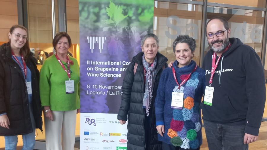 De esquerda a dereita, Marta Rodríguez, Mª José Motilva, María Fandiño, Mar Vilanova e Javier J. Cancela, no Fórum Rioja De esquerda a dereita, Marta Rodríguez, Mª José Motilva, María Fandiño, Mar Vilanova e Javier J. Cancela, no Fórum Rioja