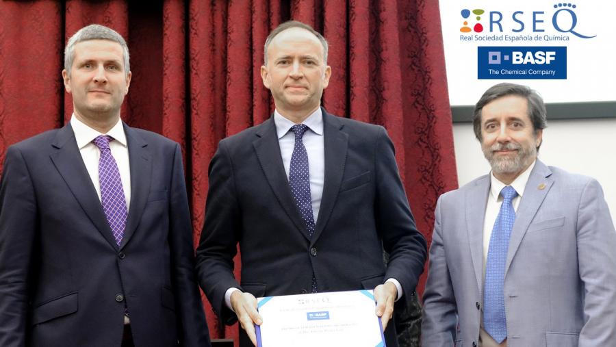 Diego Peña recibiu o premio na Universidade de Sevilla  Diego Peña recibiu o premio na Universidade de Sevilla