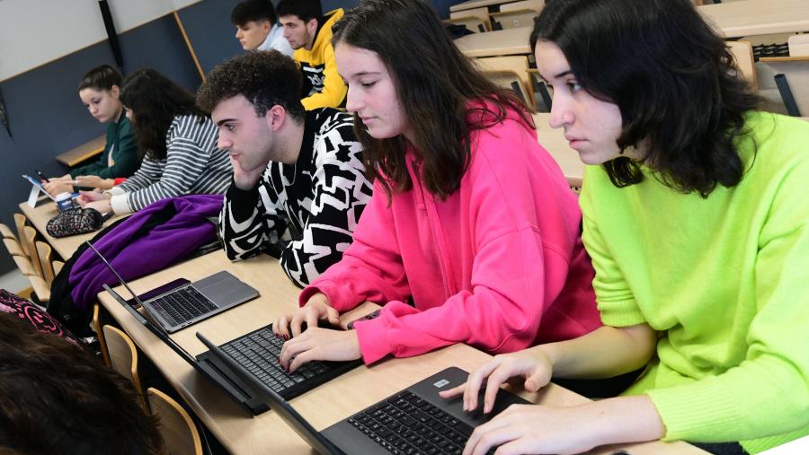 Os contidos quedarán a dispor da comunidade estudantil e da sociedade en xeral. FOTO: Santi Alvite