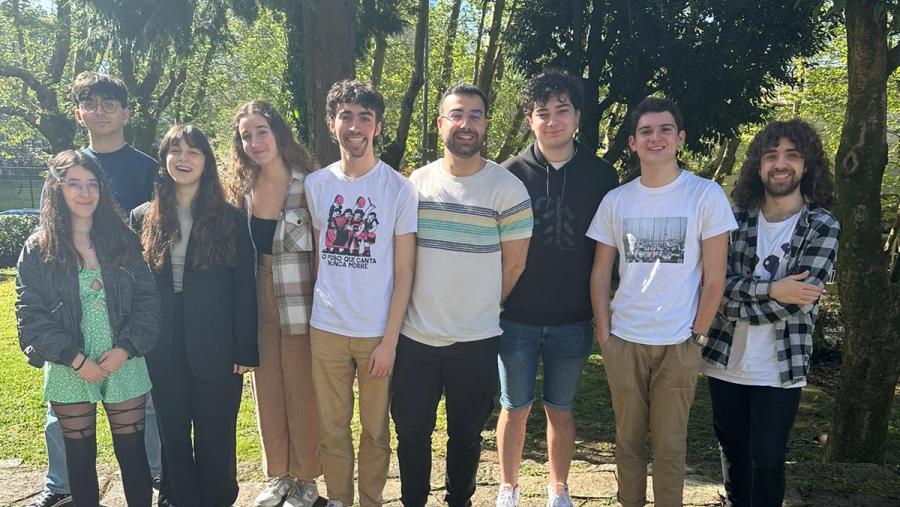 Foto de grupo de parte da actual coordinadora do Consello do Estudantado da USC