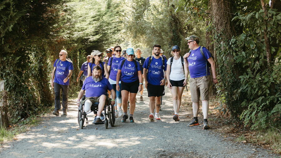Instantánea da camiñada da pasada edición, que culminou no simposio