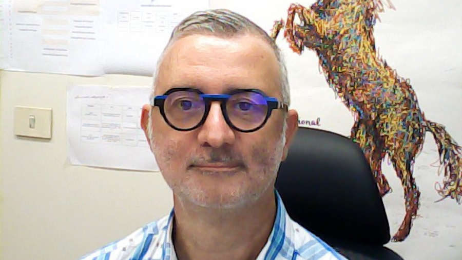 Adolfo Paz is a researcher at the Animal Pathology Department of Campus Terra.