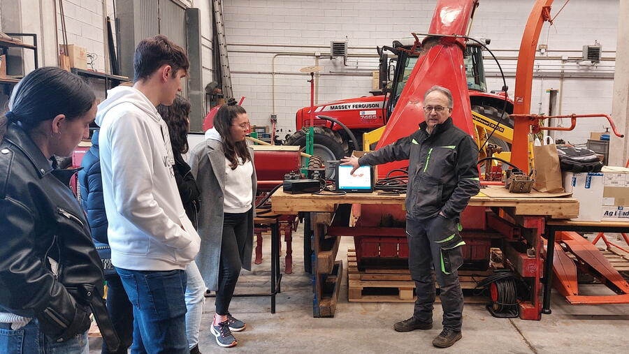 Javier Bueno is a researcher and lecturer in the area of Agroforestry Engineering at the Campus Terra Javier Bueno is a researcher and lecturer in the area of Agroforestry Engineering at the Campus Terra