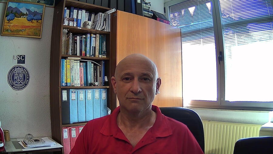 Julio A. Seijas é catedrático de Química Orgánica na Facultade de Ciencias do Campus Terra Julio A. Seijas é catedrático de Química Orgánica na Facultade de Ciencias do Campus Terra