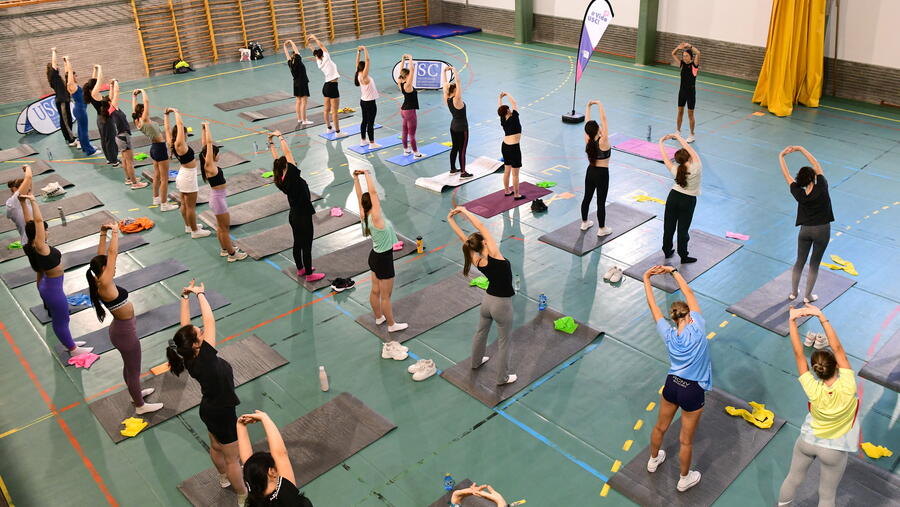 O programa abrangue actividades gratuítas de carácter cultural e deportivo así como de presentación dos servizos da USC. Santi Alvite